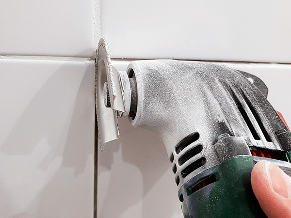 cutting with oscillating tool